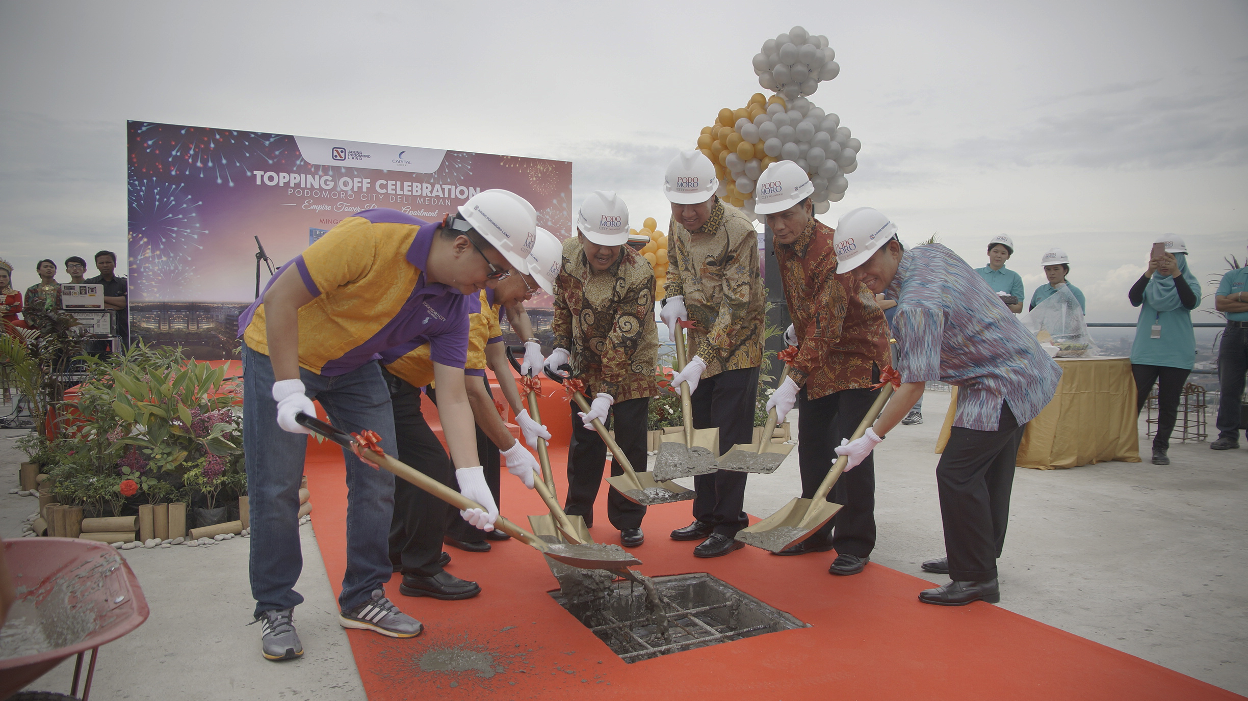 APL Gelar Topping Off Empire Tower PCDM