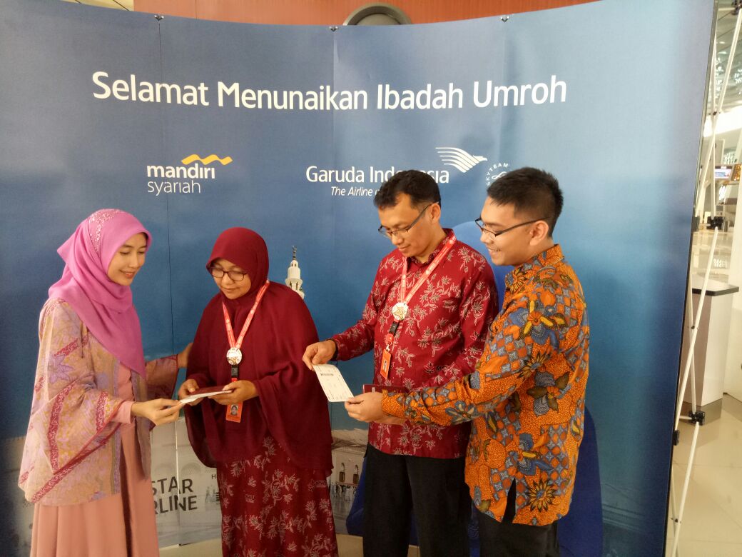 Program Umrah Mandiri Syariah Gandeng Garuda Indonesia 