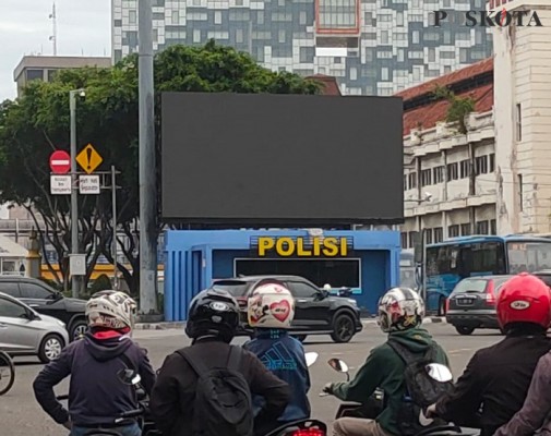 Bongkar Pasang Papan Reklame di Pos Pol Harmoni dan Lapangan Banteng Jakarta Pusat, Ada Apa?