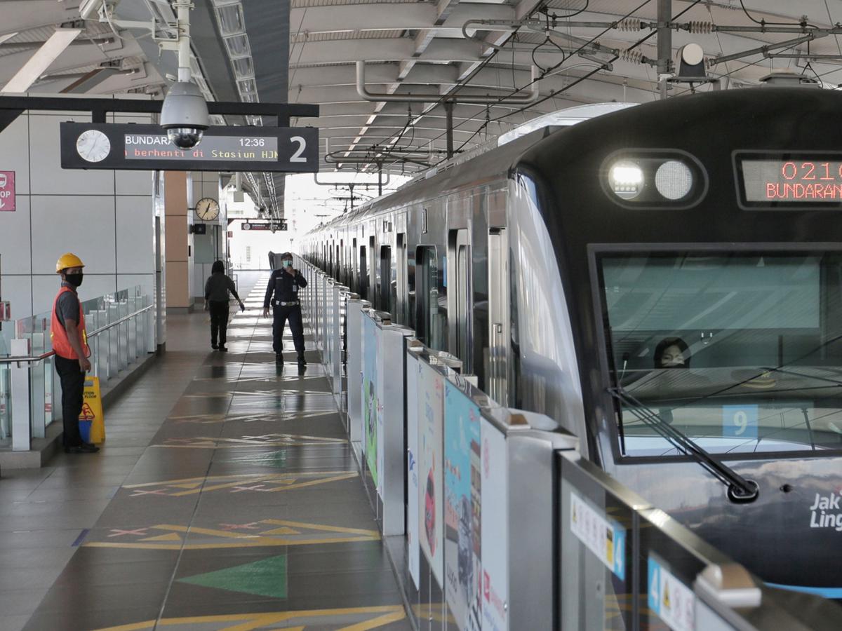 Jam Operasional MRT Jakarta Diperpanjang hingga Jam 12 Malam