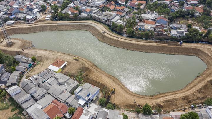 Heru Budi Lanjutkan Proyek Pengendali Banjir Era Anies