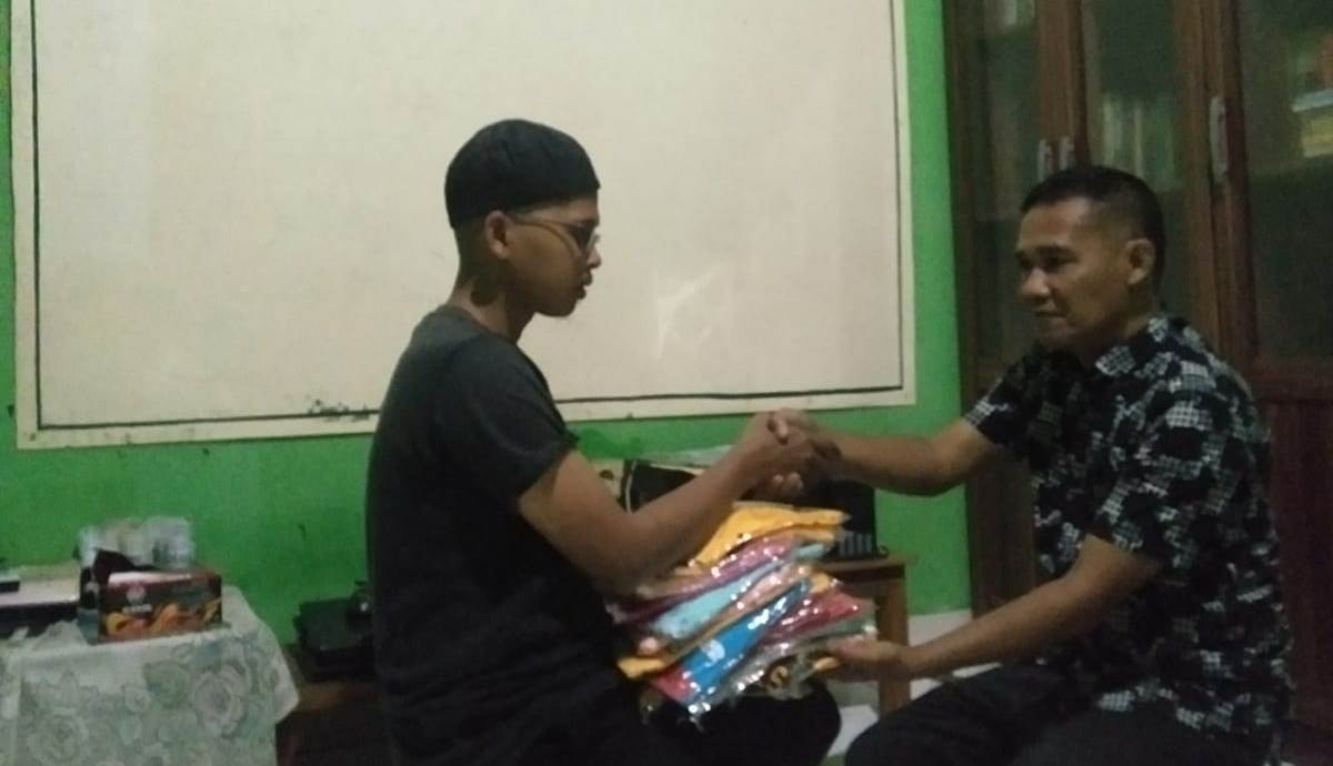 MCI Kota Tangerang  Terima Titipan Puluhan Baju Baru Untuk Yatim Dan Fuqoro
