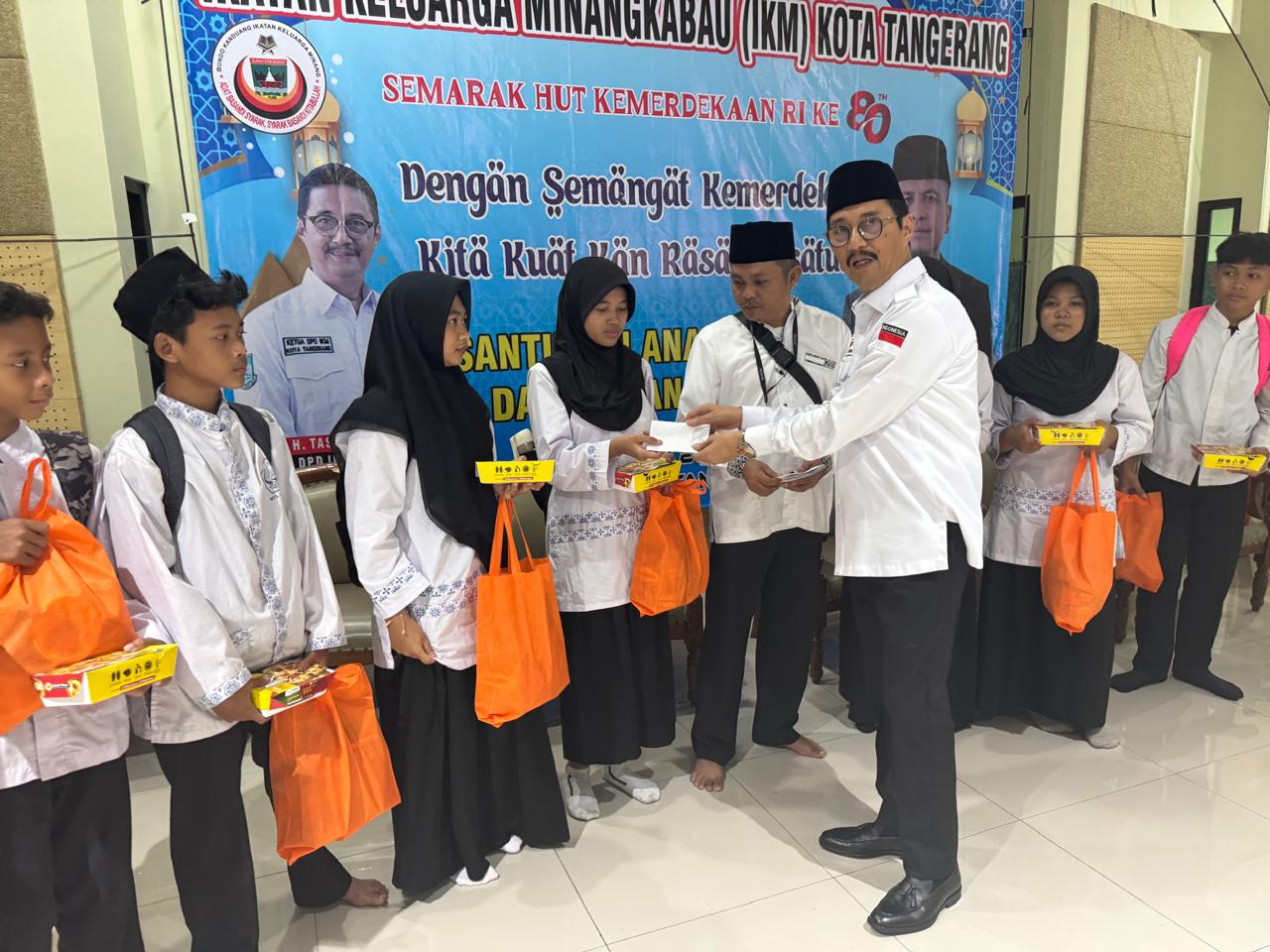 DPD IKM Kota Tangerang Meriahkan HUT RI ke-80 dengan Pengajian Akbar dan Santunan Yatim DPD IKM Kota Tangerang Meriahkan HUT RI ke-80 dengan Pengajian Akbar dan Santunan Yatim